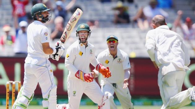 Nathan Lyon picked up the vital wickets of Misbah-ul-Haq and Younis Khan as Australia sensed a famous win against Pakistan on the final day of the MCG Test.(Getty Images)