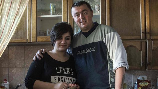 Noora Arkavazi (L) and her husband Bobi Dodevski at their home in Kumanovo. (AFP photo) Noora Arkavazi (L) and her husband Bobi Dodevski at their home in Kumanovo. (AFP photo)