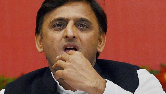 Uttar Pradesh chief minister Akhilesh Yadav at a public event in Lucknow. Akhilesh has been removed from the Samajwadi Party by his father and party president Mulayam Singh Yadav for six years.(PTI File Photo)