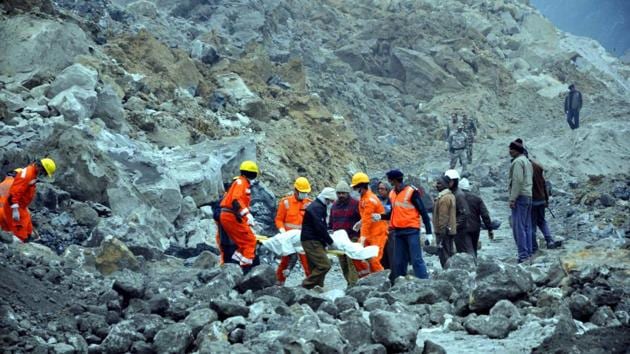 National Disaster Response Force (NDRF) personnel conduct rescue operations after a coal mine collapse in Godda district of Jharkhand, on Saturday.(Bijay Kumar/HT Photo)