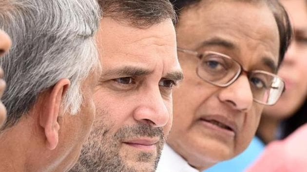 In a tweet, Congress vice-president Rahul Gandhi posted a picture, demanding that Prime Minister Narendra Modi compensate for “the loss suffered due to demonetisation”.(Sonu Mehta/HT File Photo)