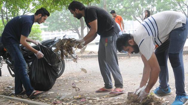 Students cleaning the Panjab University campus in Chandigarh. (HT File Photo) Students cleaning the Panjab University campus in Chandigarh. (HT File Photo)
