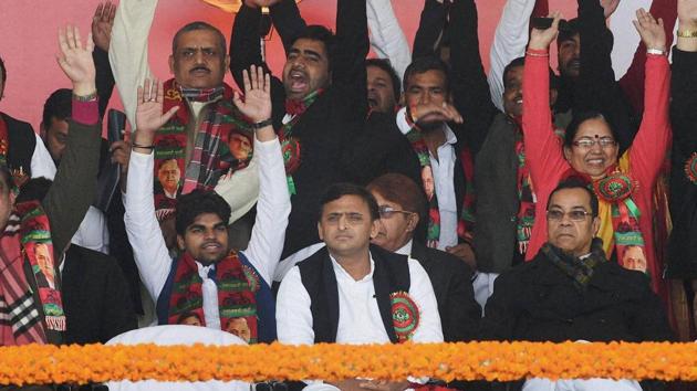 Uttar Pradesh Chief Minister and newly unanimously elected party's national president Akhilesh Yadav with his supporters during Samajwadi party national convention in Lucknow on January 1.(PTI Photo)