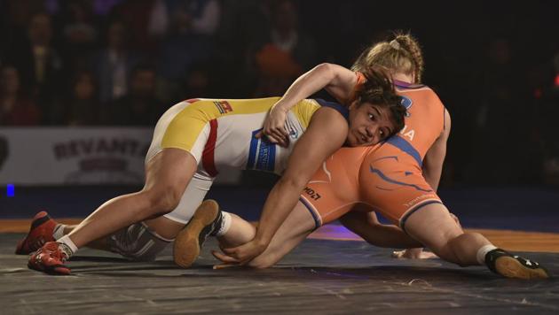 Sakshi Malik and Geeta Phogat will be the star attractions when the second season of Pro Wrestling League begins on January 2. (HT Photo) Sakshi Malik and Geeta Phogat will be the star attractions when the second season of Pro Wrestling League begins on January 2. (HT Photo)