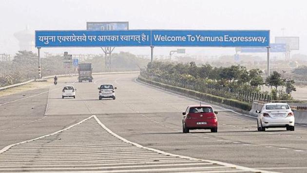 According to officials, sudden halts on the expressway often lead to accidents.(HT File Photo) According to officials, sudden halts on the expressway often lead to accidents.(HT File Photo)