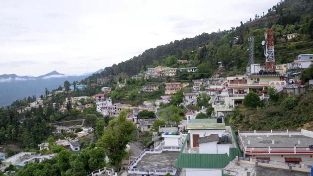 Number of voters in Pauri increased from 62,000 to 85,182 in 2012 after delimitation of the constituency. (HT Photo) Number of voters in Pauri increased from 62,000 to 85,182 in 2012 after delimitation of the constituency. (HT Photo)