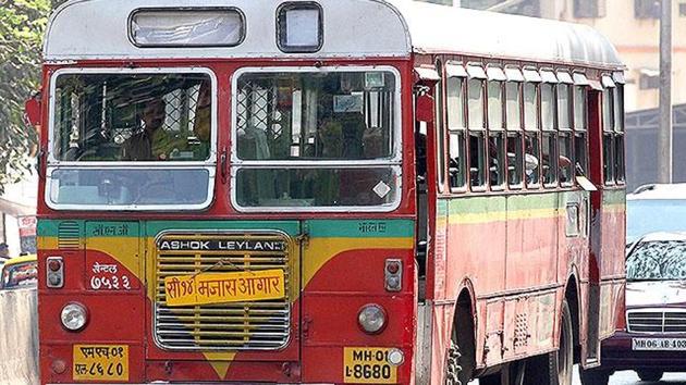 The deteriorating bus service has already forced majority of its users to opt out to share-a-taxi or autos which is easily accessible solution.(HT file photo)