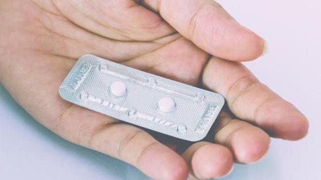 Rajasthan government will soon gift a pack of condoms, strips of oral contraceptive pills and a vanity kit to newlywed as part of a programme to reduce total fertility rate.(Shutterstock)