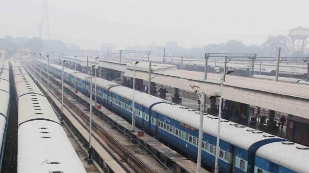 Around 22 trains were rescheduled and six were cancelled due to the foggy weather.(PTI photo)