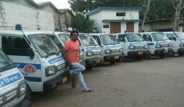 Janani Suraksha ambulances had gone on an indefinite strike in October which affected health services in the state.(HT file photo) Janani Suraksha ambulances had gone on an indefinite strike in October which affected health services in the state.(HT file photo)