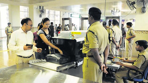 Almost 30 lakh passengers travel every day with the Delhi metro and they are checked by CISF personnel before they enter the station.(HT File Photo) Almost 30 lakh passengers travel every day with the Delhi metro and they are checked by CISF personnel before they enter the station.(HT File Photo)