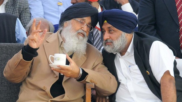 Punjab chief minister Parkash Singh Badal (left) and his son and deputy chief minister Sukhbir Singh Badal (right)(HT File Photo)