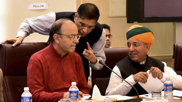 Union finance minister Arun Jaitley (left) at a pre-budget meeting. The NDA government will place the Union Budget in the Lok Sabha on February 1, pushing the schedule ahead by three weeks. However, the opposition is claiming that it is too close to the poll schedule. Goa and Punjab are slated to vote on February 4.(PTI file photo) Union finance minister Arun Jaitley (left) at a pre-budget meeting. The NDA government will place the Union Budget in the Lok Sabha on February 1, pushing the schedule ahead by three weeks. However, the opposition is claiming that it is too close to the poll schedule. Goa and Punjab are slated to vote on February 4.(PTI file photo)