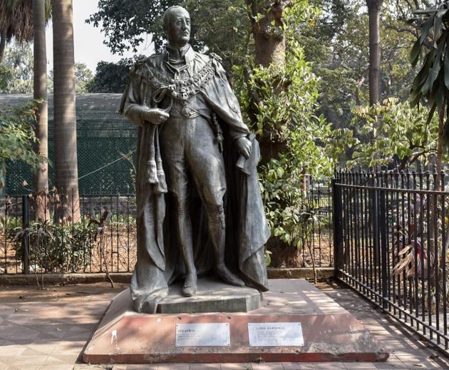 This bronze statue by Herbert Hampton, of Lord Hardinge of Penshurst, viceroy of India from 1910-16, stood at Apollo Bunder, looking out over the harbour. (Kunal Patil / HT photo) This bronze statue by Herbert Hampton, of Lord Hardinge of Penshurst, viceroy of India from 1910-16, stood at Apollo Bunder, looking out over the harbour. (Kunal Patil / HT photo)