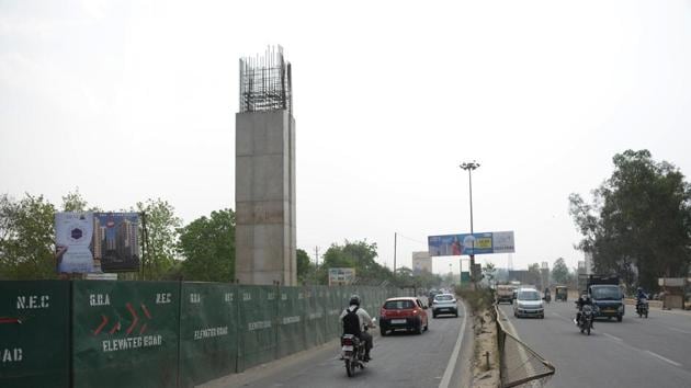 The last plan had proposed development of a 1-km green area under the 10.3-km Hindon elevated road under construction. (Sakib Ali/HT File Photo) The last plan had proposed development of a 1-km green area under the 10.3-km Hindon elevated road under construction. (Sakib Ali/HT File Photo)