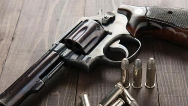 A 30-year-old Central Industrial Security Force (CISF) sub-inspector (SI) allegedly committed suicide by shooting himself using his service pistol at the Kalkaji Metro station in south Delhi on Thursday afternoon. A 30-year-old Central Industrial Security Force (CISF) sub-inspector (SI) allegedly committed suicide by shooting himself using his service pistol at the Kalkaji Metro station in south Delhi on Thursday afternoon.