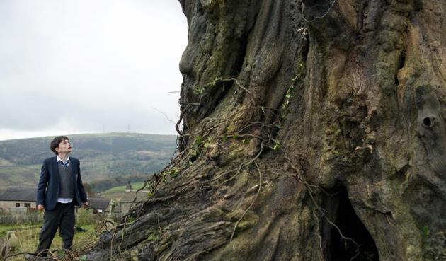 A preteen struggling to come to terms with his mother’s imminent death finds comfort in a giant tree that comes to life every day. A preteen struggling to come to terms with his mother’s imminent death finds comfort in a giant tree that comes to life every day.
