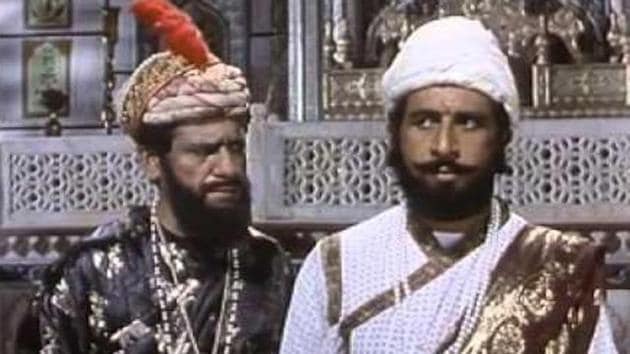 Shyam Benegal cast Om Puri, one of his favourite actors, in many roles in the TV series, Bharat Ek Khoj (1988). Shyam Benegal cast Om Puri, one of his favourite actors, in many roles in the TV series, Bharat Ek Khoj (1988).