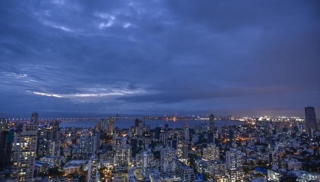 In the first phase, 1,200 hotspots will be set up at 500 locations. Key areas are tourist spots such as Gateway of India and Girgaum Chowpatty. Other locations include large slums pockets, where mobile network coverage is patchy.(HT File Photo) In the first phase, 1,200 hotspots will be set up at 500 locations. Key areas are tourist spots such as Gateway of India and Girgaum Chowpatty. Other locations include large slums pockets, where mobile network coverage is patchy.(HT File Photo)