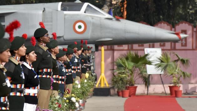NCC Cadets line up for the guard of honour ceremony during the inauguration of NCC Republic Day camp 2017 by vice-president Hamid Ansari in New Delhi on Friday. (Vipin Kumar/HT PHOTO) 