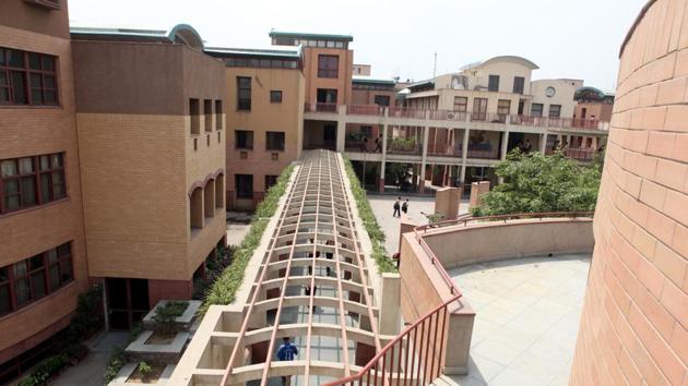 The Sanskriti School in Chanakyapuri (in pic), the CRPF Public School in Dwarka and minority schools built on Delhi Development Authority (DDA) land have been exempted from the new neighbourhood/distance rule. (Hindustan Times) The Sanskriti School in Chanakyapuri (in pic), the CRPF Public School in Dwarka and minority schools built on Delhi Development Authority (DDA) land have been exempted from the new neighbourhood/distance rule. (Hindustan Times)