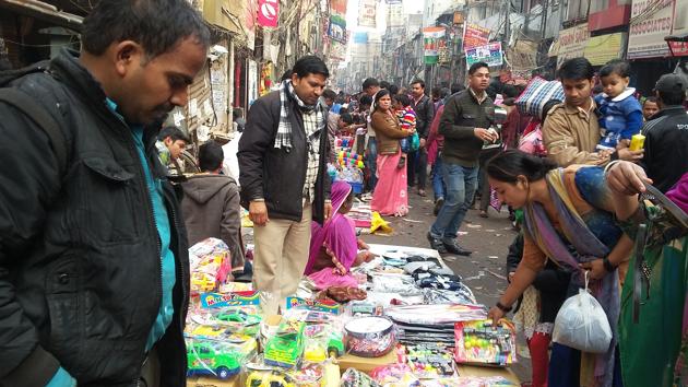 These traders say that their customers neither have credit/debit cards nor they use smartphones. (HT FILE) These traders say that their customers neither have credit/debit cards nor they use smartphones. (HT FILE)