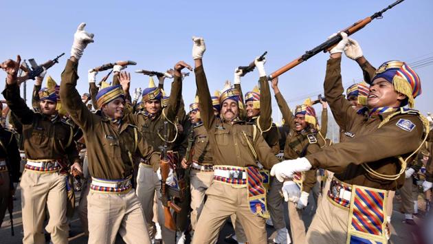 Central Reserve Police Force (CRPF) personnel dance as they rehearse for the forthcoming Republic Day parade at Rajpath in New Delhi on January 4. (Arun Sharma/HT PHOTO)