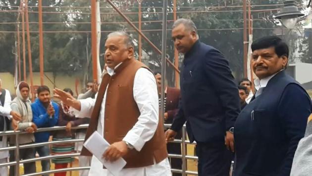 Mulayam and Shivpal Yadav at Samajwadi party office on Sunday morning in Lucknow. (Deepak Gupta/HT Photo) Mulayam and Shivpal Yadav at Samajwadi party office on Sunday morning in Lucknow. (Deepak Gupta/HT Photo)