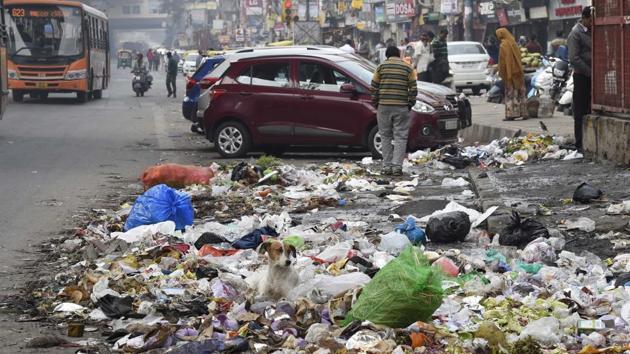 The sanitation wing of EDMC had called the strike last week to protest against non-payment of salaries since November 2016. Though the Delhi government has released Rs 119 crore to the civic body, workers say it is not enough for even one month. (Arvind Yadav/HIndustan Times) The sanitation wing of EDMC had called the strike last week to protest against non-payment of salaries since November 2016. Though the Delhi government has released Rs 119 crore to the civic body, workers say it is not enough for even one month. (Arvind Yadav/HIndustan Times)