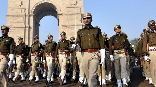 A majority of Delhi Police personnel don’t have fixed working hours and they are deemed to be always on duty as per provisions under the Police Act 1861 and the Delhi Police Act 1978.(Arun Sharma)