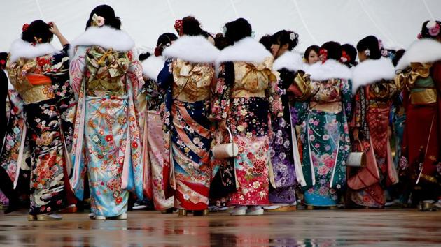Now, they pause for a chat. (REUTERS)