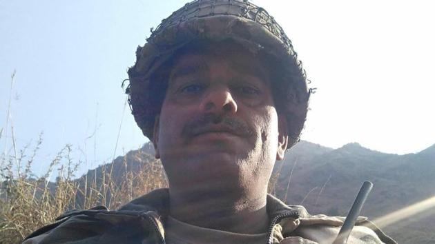 In the video, BSF soldier Tej Bahadur Yadav alleged that troops were served bad-quality food.(Facebook/Tej Bahadur Yadav)