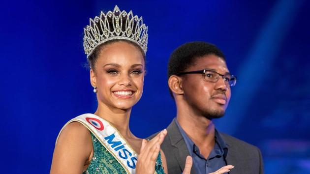 Miss Guyana 2016 and newly elected Miss France 2017 Alicia Aylies (L) smiles on stage during a show on January 9, 2017 in Cayenne on the French department of Guiana (Guyane). (Jody amiet / AFP) Miss Guyana 2016 and newly elected Miss France 2017 Alicia Aylies (L) smiles on stage during a show on January 9, 2017 in Cayenne on the French department of Guiana (Guyane). (Jody amiet / AFP)