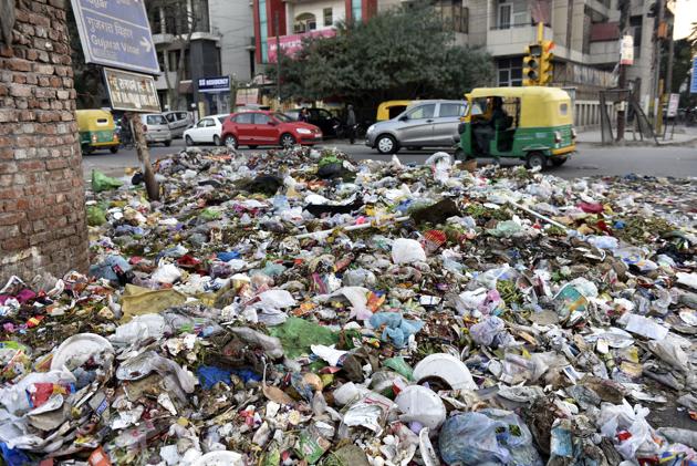 Since 2015, east corporation sanitation workers have gone on strike five times over non-payment of salaries. (Arvind Yadav/HT PHOTO) Since 2015, east corporation sanitation workers have gone on strike five times over non-payment of salaries. (Arvind Yadav/HT PHOTO)