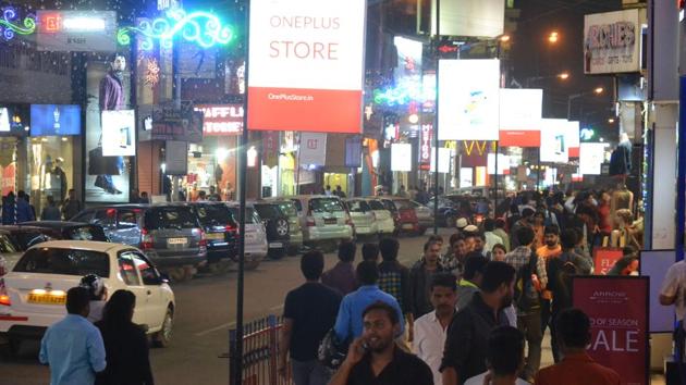 Some 10 days after MG Road in Bengaluru gained nationwide infamy following reports of mass molestation, the iconic downtown has slipped back to normal. (Kashif Masood/HT Photo) Some 10 days after MG Road in Bengaluru gained nationwide infamy following reports of mass molestation, the iconic downtown has slipped back to normal. (Kashif Masood/HT Photo)