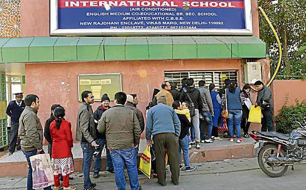 Every school is mandated to reserve 25% seats for children whose parents’ annual income is less than Rs 1 lakh a year. (Mohd Zakir/ HT file) Every school is mandated to reserve 25% seats for children whose parents’ annual income is less than Rs 1 lakh a year. (Mohd Zakir/ HT file)