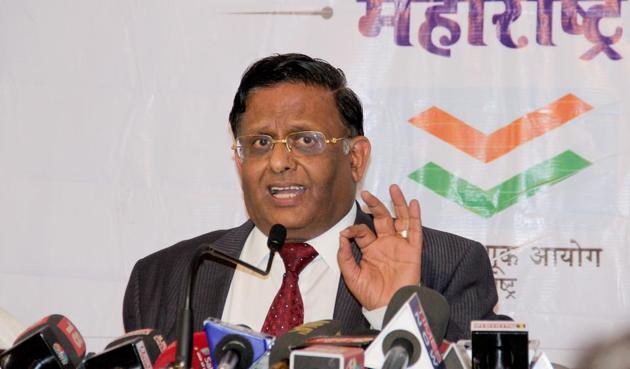 State election commissioner Dr J H Saharia announces the schedule for the elections, on Wednesday.(Bhushan Koyande/HT)