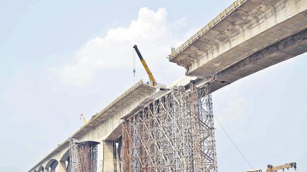 Mahatma Gandhi Setu, the main road link connecting Patna in the south to Hajipur in north Bihar, is in dilapidated condition. (File photo) Mahatma Gandhi Setu, the main road link connecting Patna in the south to Hajipur in north Bihar, is in dilapidated condition. (File photo)