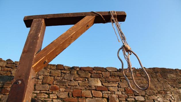 A Pakistani court on Thursday stayed the execution of a mentally ill convict who was sentenced to death in 2003 for murdering a fellow police officer over a land dispute, a rights group said. (Representative image/Shutterstock) A Pakistani court on Thursday stayed the execution of a mentally ill convict who was sentenced to death in 2003 for murdering a fellow police officer over a land dispute, a rights group said. (Representative image/Shutterstock)