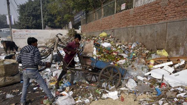 Experts say that 50% of the garbage generated in a city is green waste that can be turned into compost. (Ravi Choudhary /HT FILE) Experts say that 50% of the garbage generated in a city is green waste that can be turned into compost. (Ravi Choudhary /HT FILE)