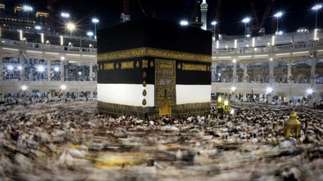 Muslim pilgrims circle counterclockwise Islam's holiest shrine, the Kaaba, at the Grand Mosque in the Saudi holy city of Mecca, in this file photo from September 21, 2015.(AFP)