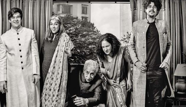 (From left) Vivaan, Ratna, Naseer, Heeba and Imaad bond over theatre (Prabhat Shetty) (From left) Vivaan, Ratna, Naseer, Heeba and Imaad bond over theatre (Prabhat Shetty)