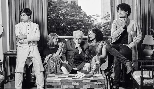(From left) Vivaan, Ratna, Naseer, Heeba and Imaad Shah (Prabhat Shetty)