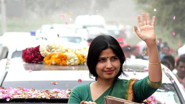 Dimple Yadav might have stayed in the shadows of her family seniors so far, but political insiders say that she might emerge as a force to reckon with in the upcoming Uttar Pradesh Assembly polls. (HT File Photo) Dimple Yadav might have stayed in the shadows of her family seniors so far, but political insiders say that she might emerge as a force to reckon with in the upcoming Uttar Pradesh Assembly polls. (HT File Photo)