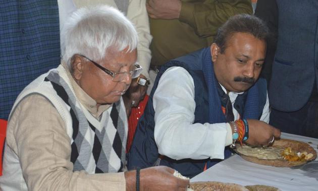 RJD chief Lalu Prasad and Bihar Congress president Ashok Choudhary at Makar Sankranti feat in Patna on Saturday. (A P Dube/HT Photo) RJD chief Lalu Prasad and Bihar Congress president Ashok Choudhary at Makar Sankranti feat in Patna on Saturday. (A P Dube/HT Photo)