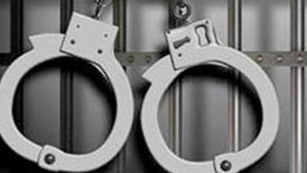The complainant was introduced to the main accused in the case who is absconding. The accused claimed that the businessman would have to pay a deposit of Rs20 lakh to get the loan sanctioned.(HT File) The complainant was introduced to the main accused in the case who is absconding. The accused claimed that the businessman would have to pay a deposit of Rs20 lakh to get the loan sanctioned.(HT File)