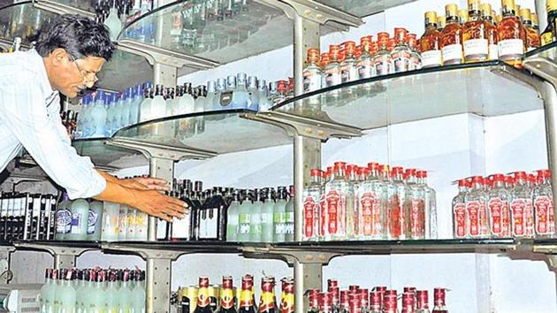 A month ago, Uttarakhand's tourism industry faced a strange crisis -- tourists visiting Nainital, Ranikhet, Mussoorie in Uttarakhand could not find their favourite liquor brands in the markets. (HT File Photo) A month ago, Uttarakhand's tourism industry faced a strange crisis -- tourists visiting Nainital, Ranikhet, Mussoorie in Uttarakhand could not find their favourite liquor brands in the markets. (HT File Photo)