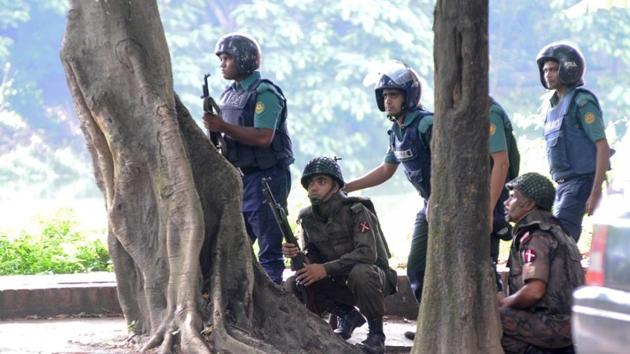 Army soldiers take their positions near the Holey Artisan restaurant after Islamist militants attacked the upscale cafe in Dhaka, on July 2, 2016. (Reuters file photo) Army soldiers take their positions near the Holey Artisan restaurant after Islamist militants attacked the upscale cafe in Dhaka, on July 2, 2016. (Reuters file photo)