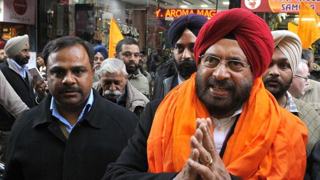 SAD candidate General JJ Singh (retd) campaigning in Patiala on Friday. (Keshav Singh/HT Photo) SAD candidate General JJ Singh (retd) campaigning in Patiala on Friday. (Keshav Singh/HT Photo)