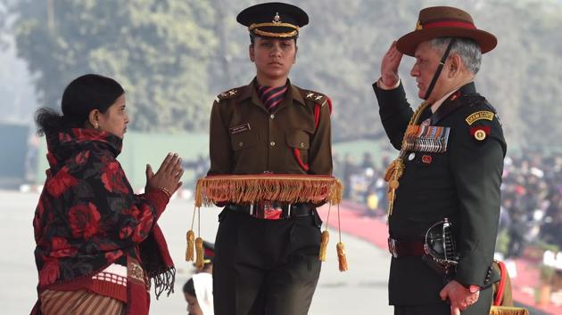 Army Chief General Bipin Rawat honours wife of Siachen braveheart Lance Naik Hanamanthappa, who died in an avalanche at Siachen, on the occasion of Army Day Parade in New Delhi. (Arvind Yadav/HT PHOTO)